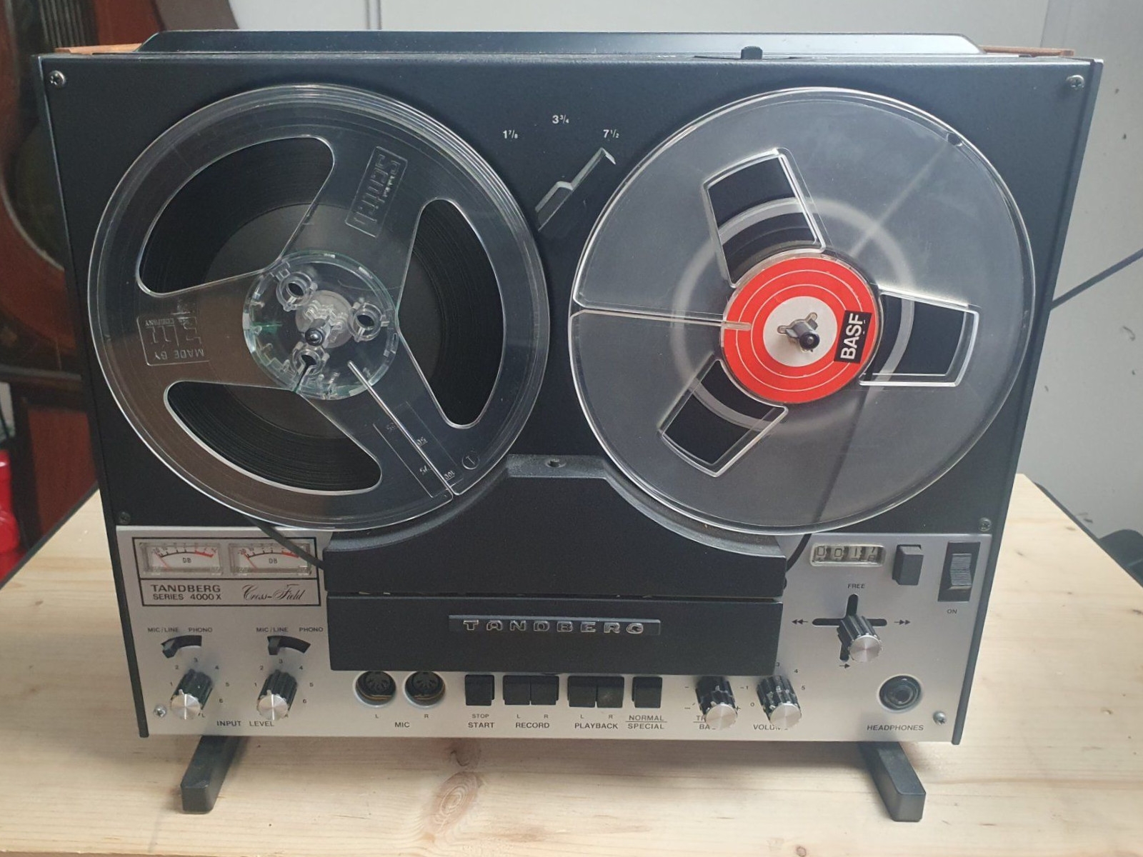 Tandberg 4000 X