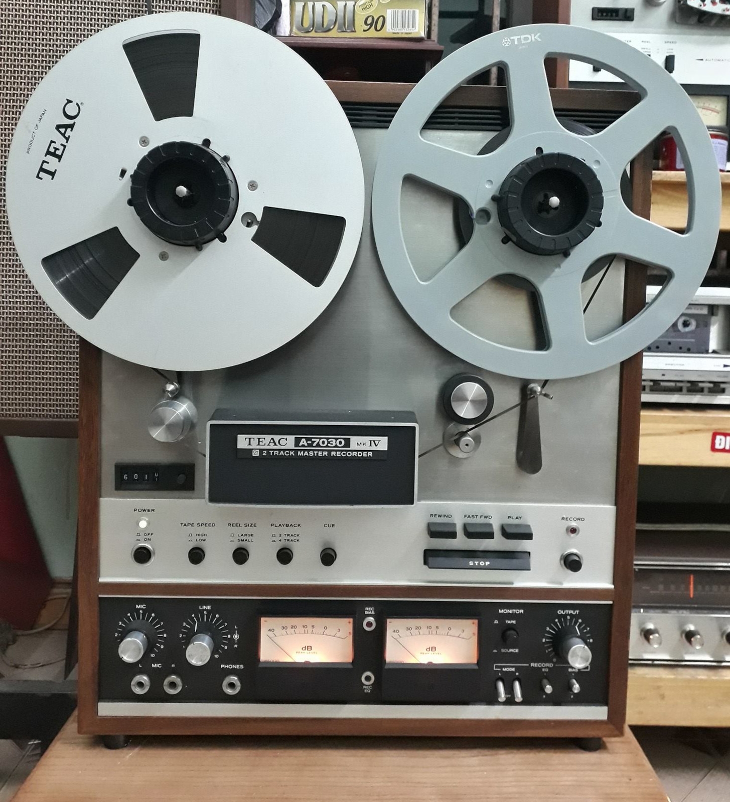Teac A-7030 Mk IV (2 Track)