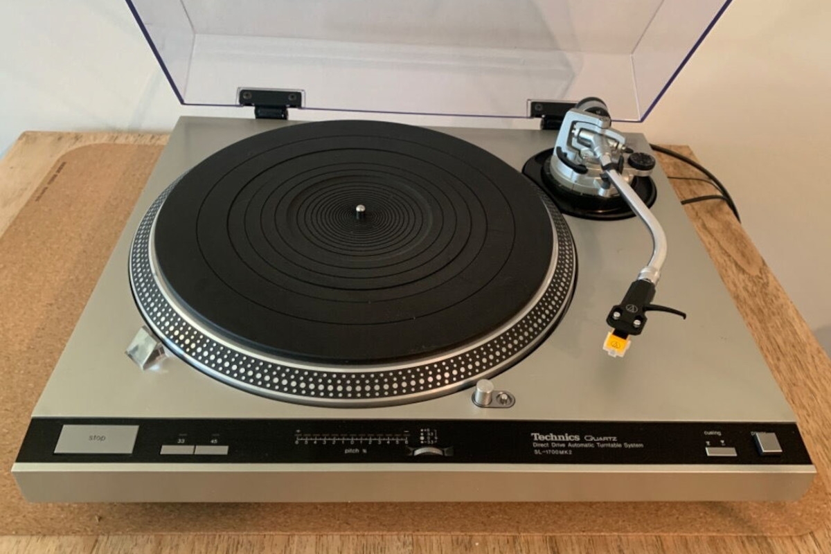Technics SL-1700 MK2 / SL-1710 MK2