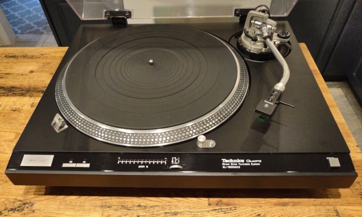 Technics SL-1800 MK2