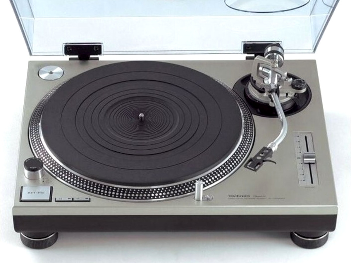 Technics SL-1200 MK2 / SL-1210 MK2