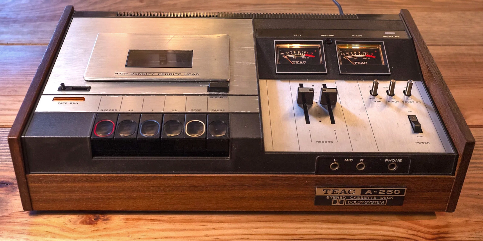 Teac A-250