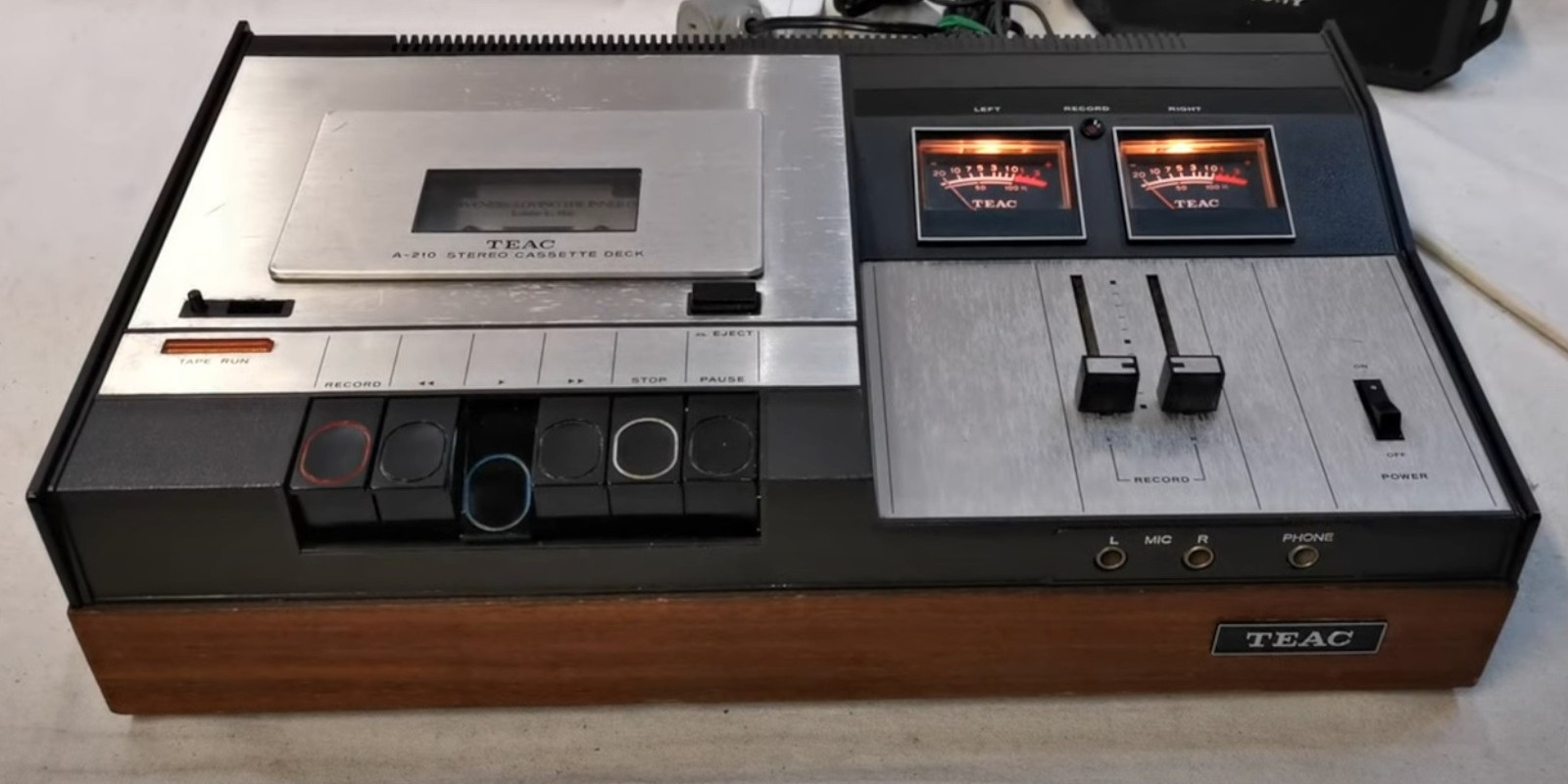 Teac A-210 (210)