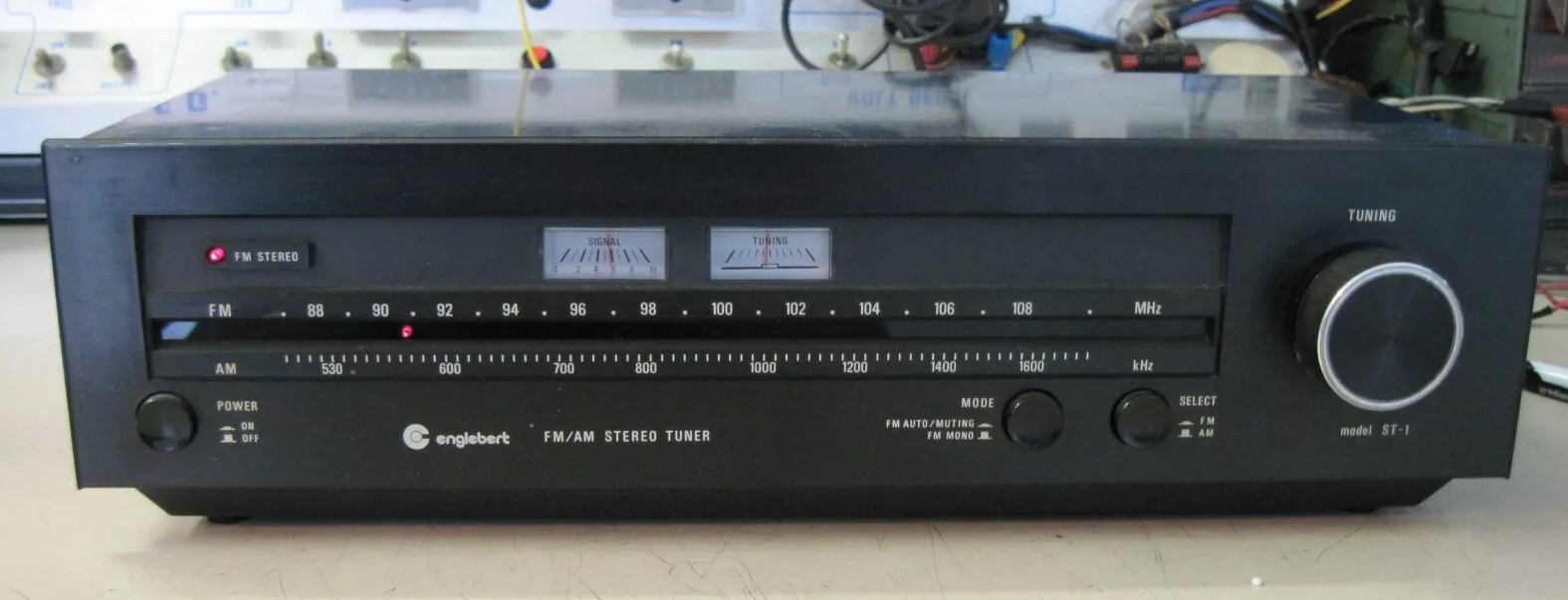 Englebert ST-1