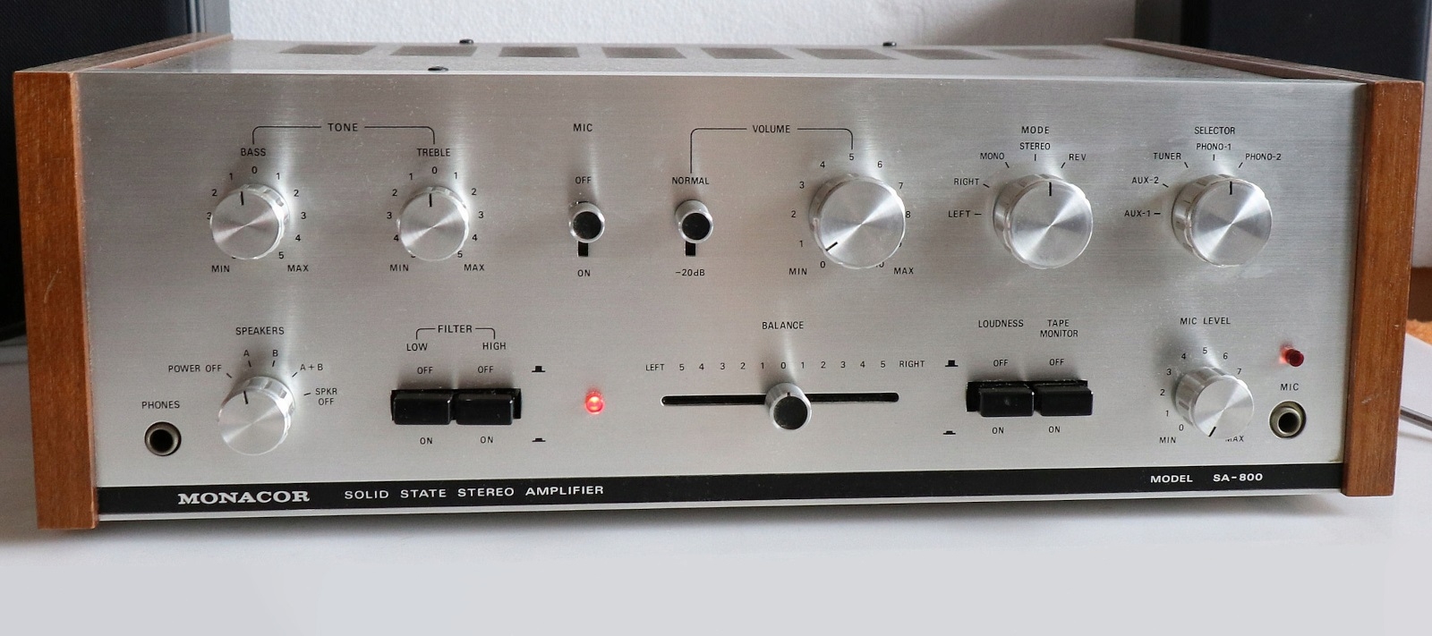 Monacor SA-800