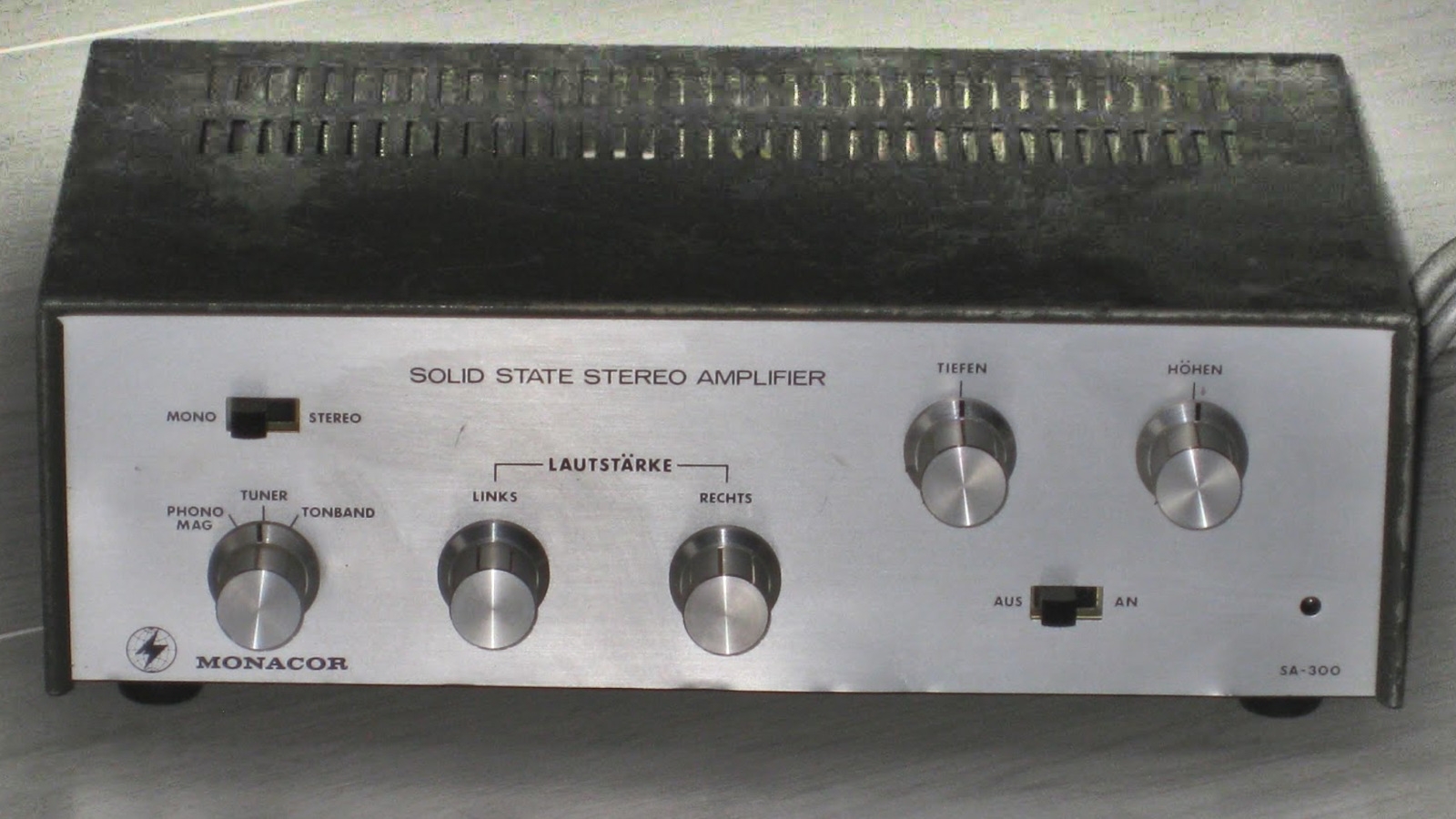 Monacor SA-300