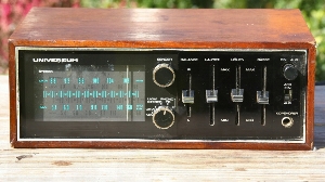 Universum VT 2607 en position horizontale
