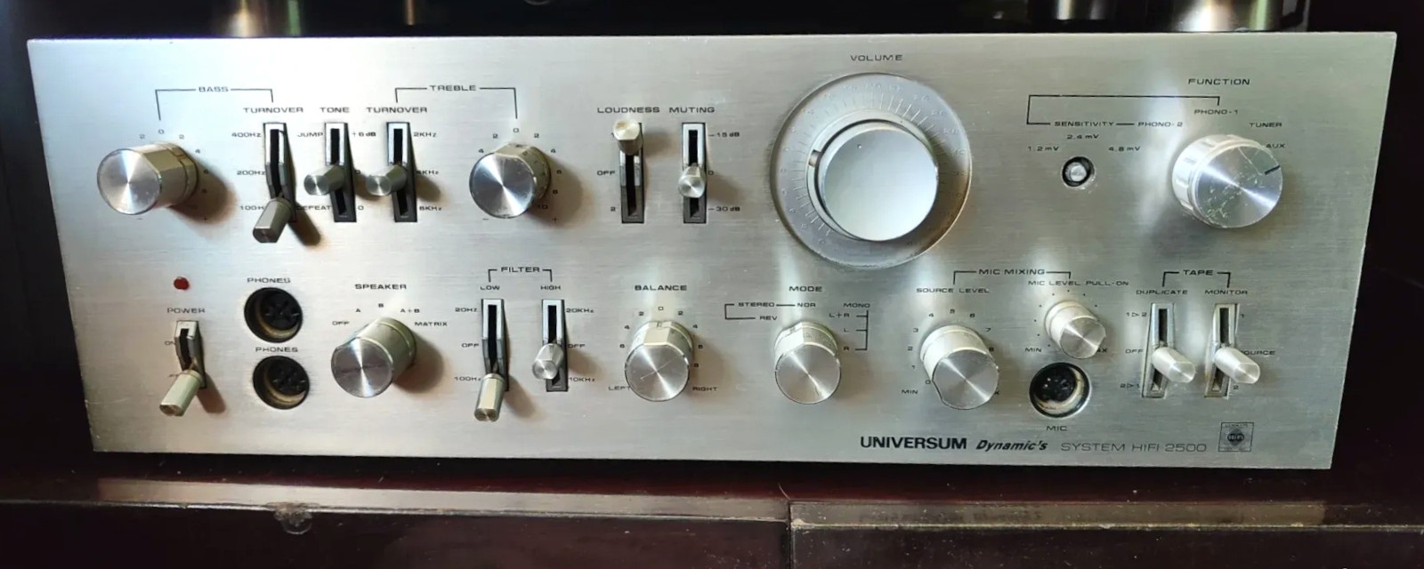 Quelle - Universum V 3297 (Dynamic's System HiFi 2500)