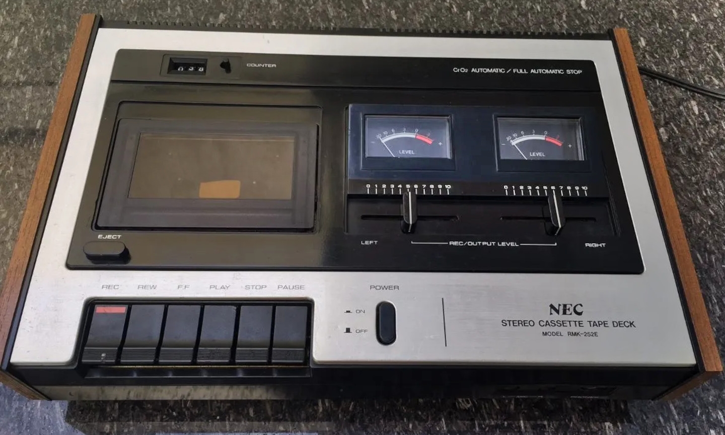 NEC RMK-252E