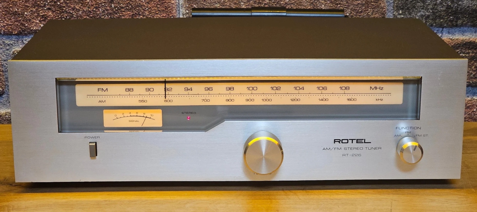 Rotel RT-226