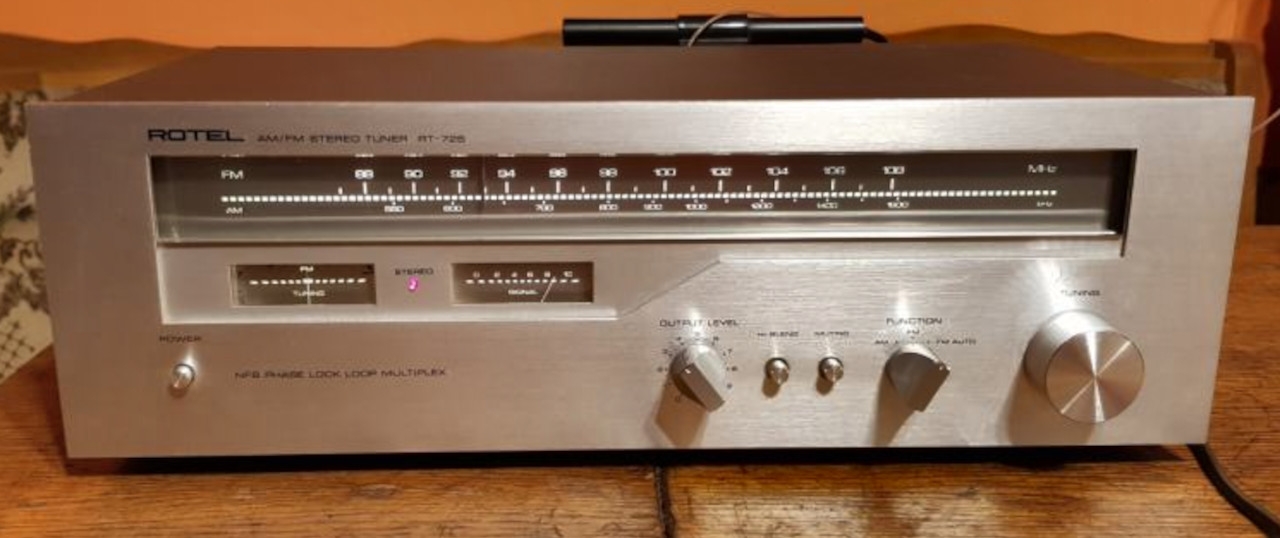 Rotel RT-726