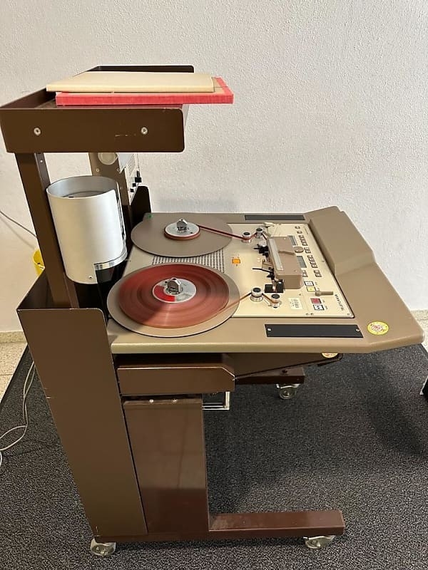Telefunken M21