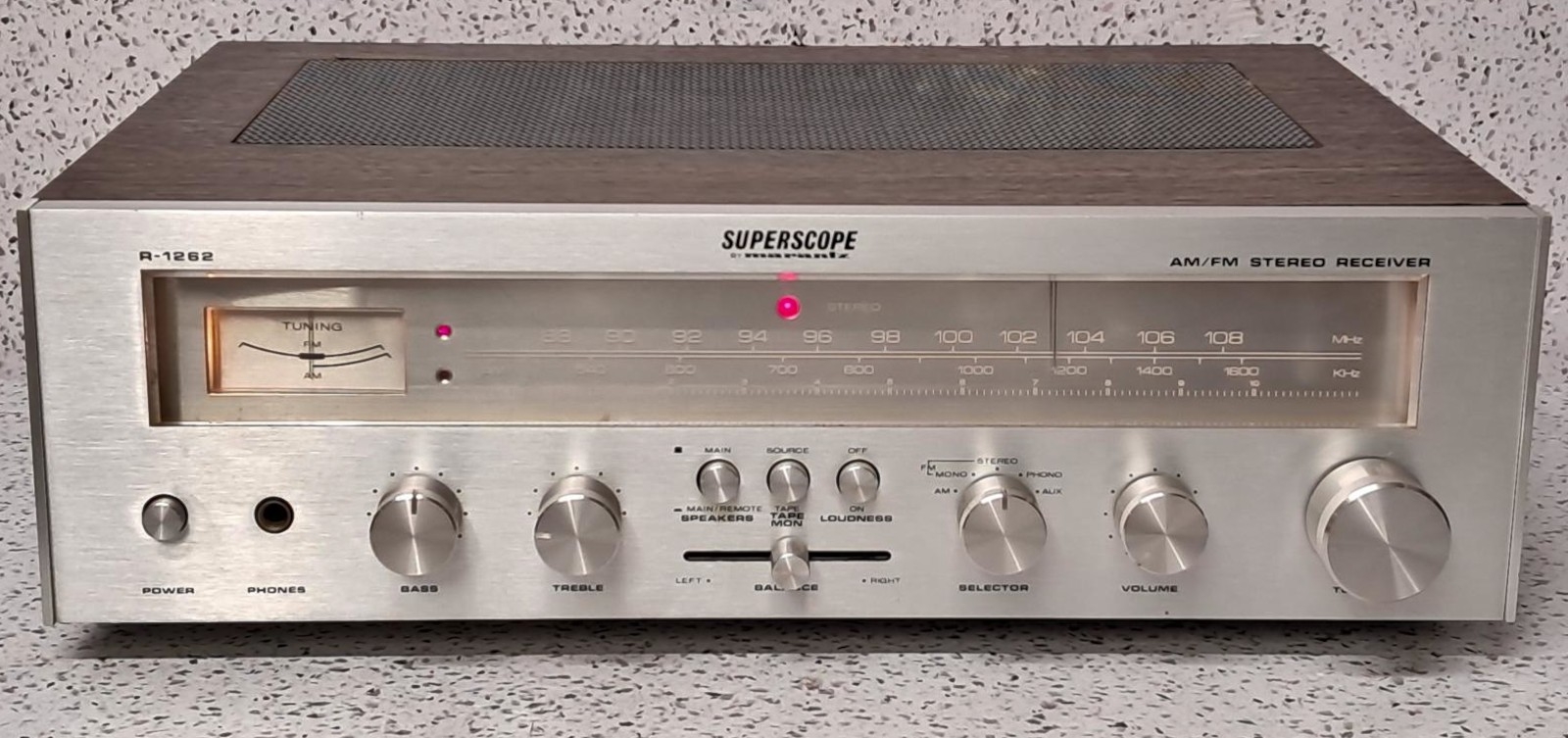 Superscope R-1262