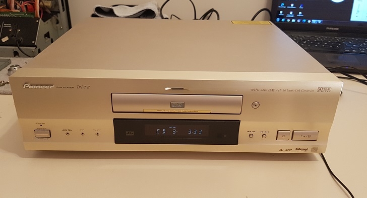 Pioneer DV-717