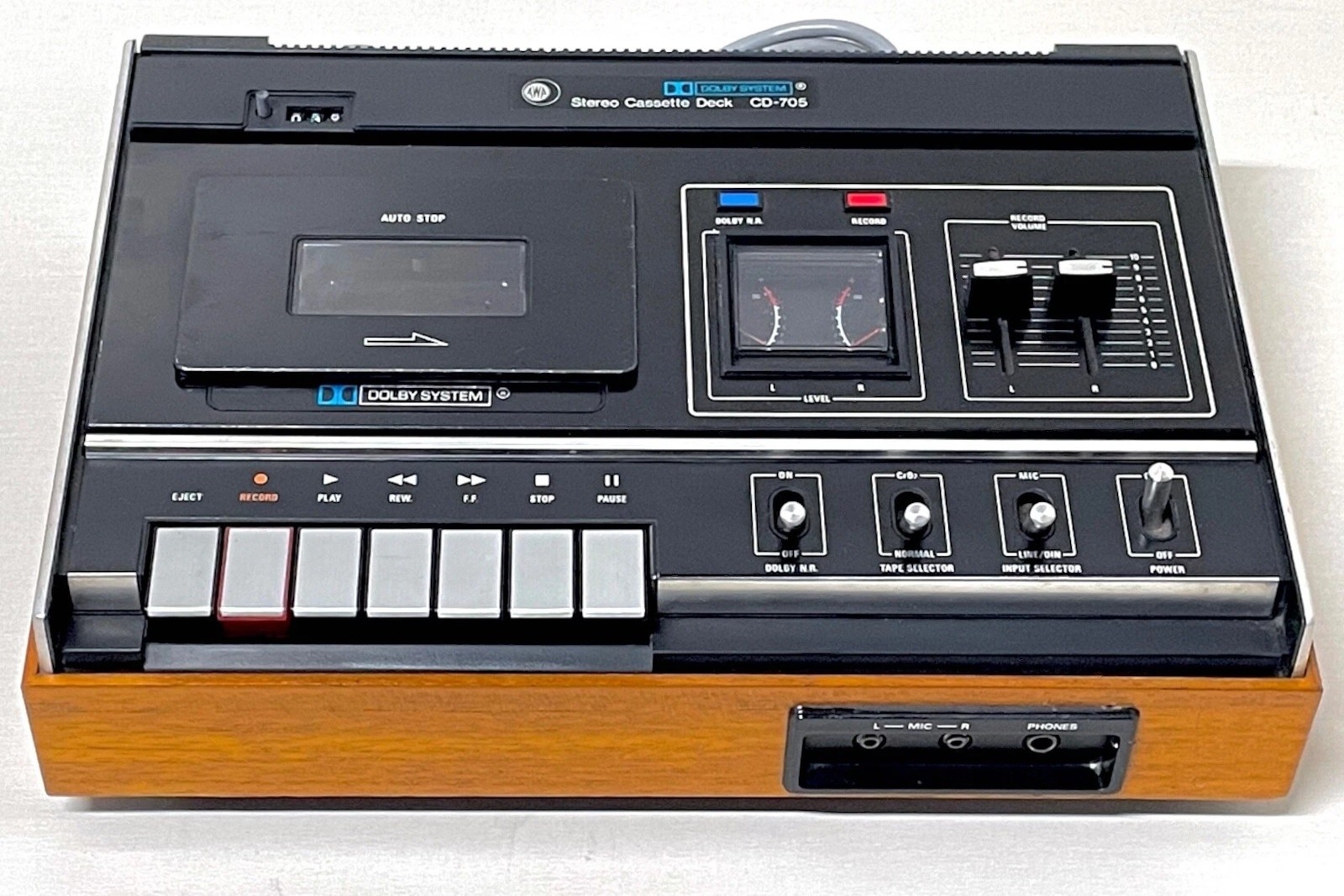 AWA CD-705