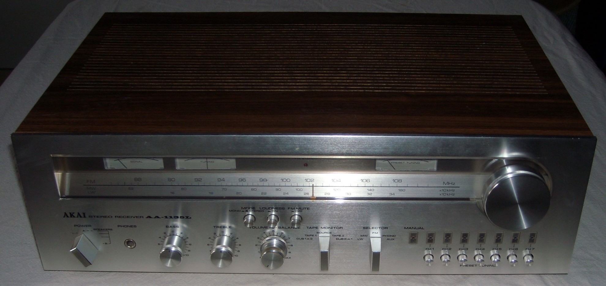 Akai AA-1135 L