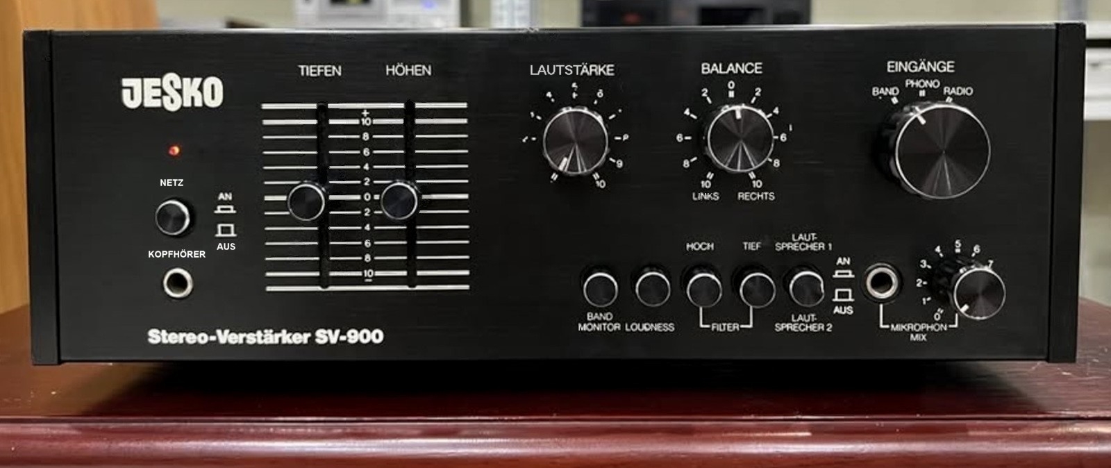 Jesko SV-900