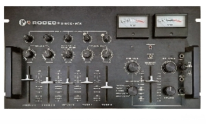 Rodec console Disco-Mix avec façade noire
