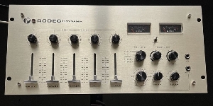 Rodec console Dynamix avec façade alu