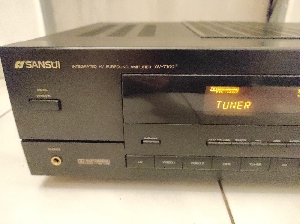 Sansui AV-7100 avant gauche détail
